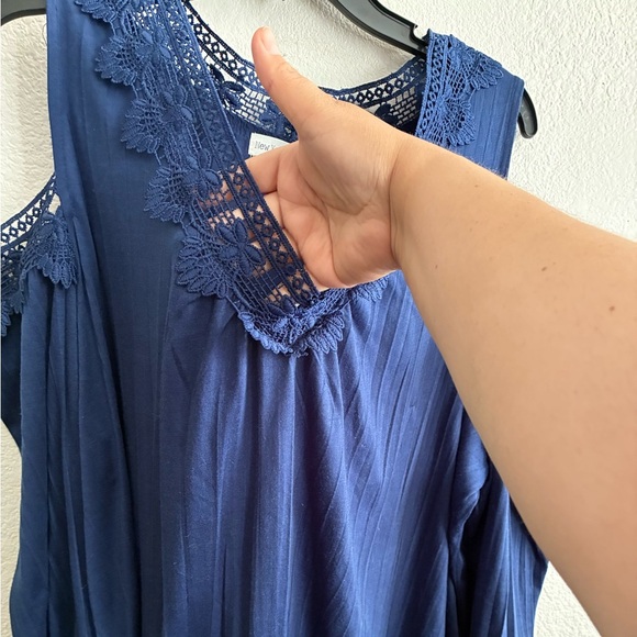 💥New York Laundry Navy Cold Shoulder Lace Top 3X - Picture 4 of 9